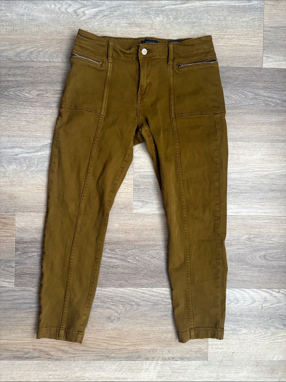 Banana Republic Women's Cargo Jeans in Olive